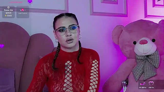 Abby  White online show from October 26, 2025, 4:51 pm