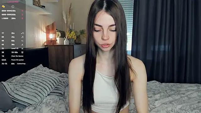 MaryJacksoon online show from March 28, 2026, 7:20 am