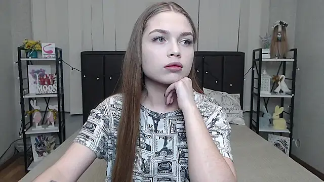 LaraPika online show from November 19, 2025, 6:02 am