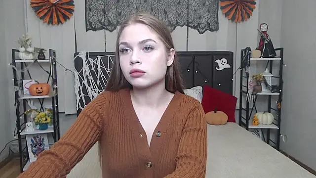 LaraPika online show from October 27, 2025, 5:58 pm