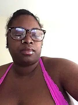 Snapshot of cocodreamxoxo chatting on December 16, 2024, 3:22 pm cocodreamxoxo online show from December 16, 2024, 3:22 pm