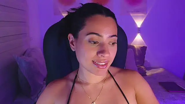 AlessaPears online show from April 17, 2026, 11:51 pm