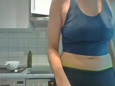 Snapshot of PearMaki chatting on March 13, 2025, 8:26 am PearMaki online show from March 13, 2025, 8:26 am