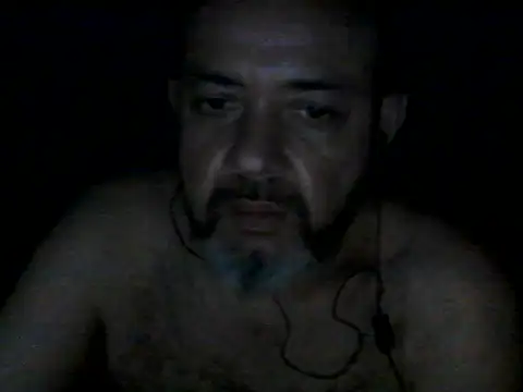 Snapshot of Leocesar37 chatting on September 10, 2025, 5:17 am Leocesar37 online show from September 10, 2025, 5:17 am