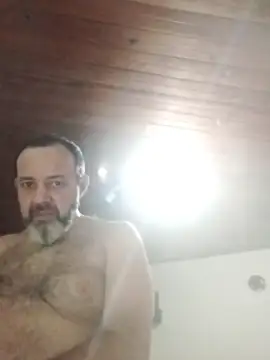 Snapshot of Leocesar37 chatting on November 16, 2025, 3:11 am Leocesar37 online show from November 16, 2025, 3:11 am