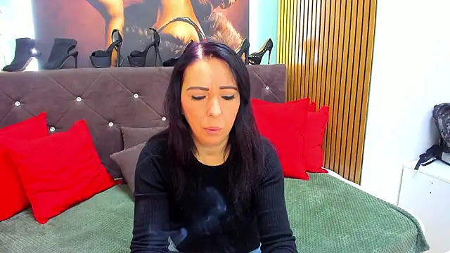 LauraSin online show from February 19, 2026, 7:00 pm