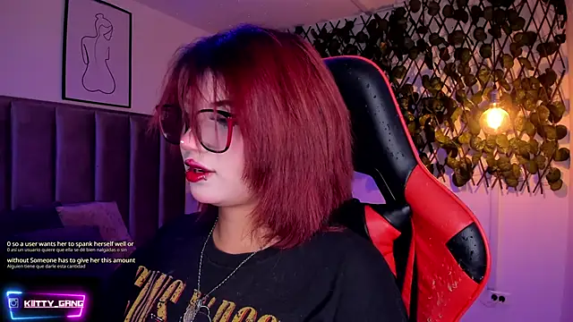 Kitty Gang online show from November 25, 2025, 1:28 am