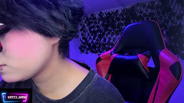 Kitty Gang online show from February 28, 2026, 2:22 am