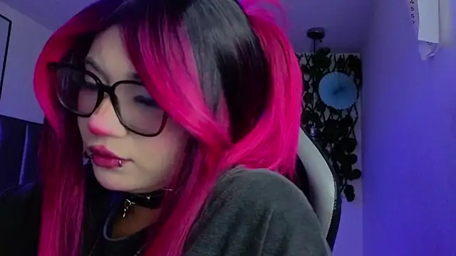 Kitty Gang online show from May 16, 2026, 1:26 am