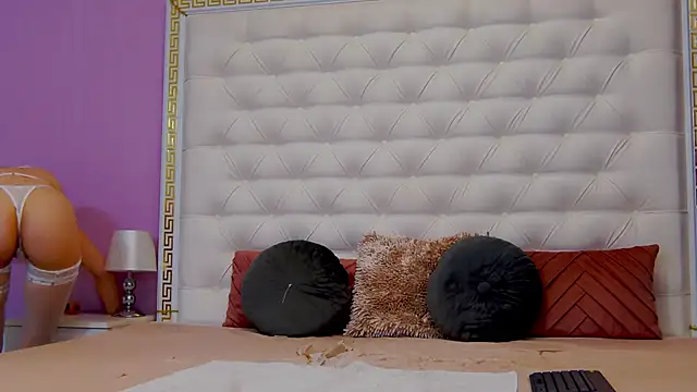 Snapshot of Lenna_Paul chatting on September 17, 2025, 4:14 am Lenna Paul online show from September 17, 2025, 4:14 am