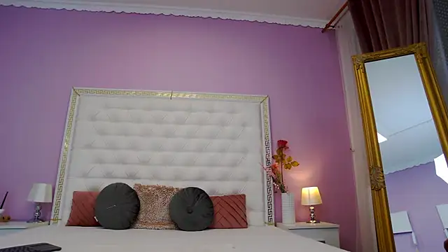 Snapshot of Lenna_Paul chatting on October 30, 2025, 5:06 am Lenna Paul online show from October 30, 2025, 5:06 am