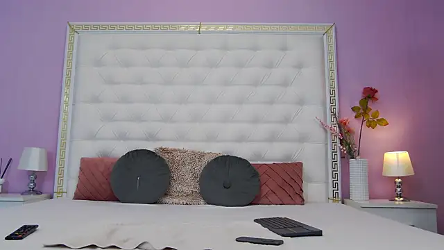 Snapshot of Lenna_Paul chatting on November 3, 2025, 4:50 am Lenna Paul online show from November 3, 2025, 4:50 am