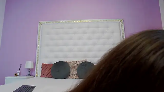 Snapshot of Lenna_Paul chatting on November 18, 2025, 5:00 am Lenna Paul online show from November 18, 2025, 5:00 am