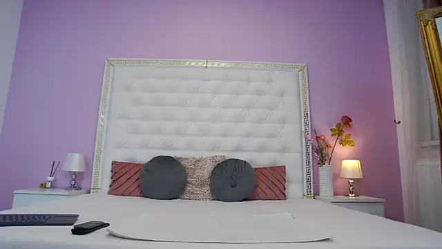 Snapshot of Lenna_Paul chatting on December 4, 2025, 4:55 am Lenna Paul online show from December 4, 2025, 4:55 am