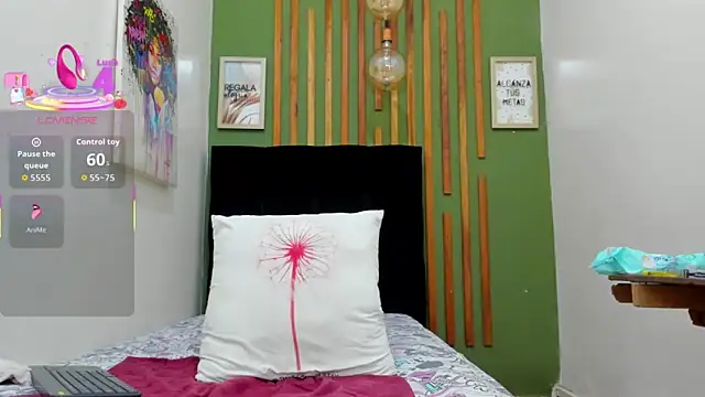 Cindy milf online show from March 12, 2026, 10:03 pm