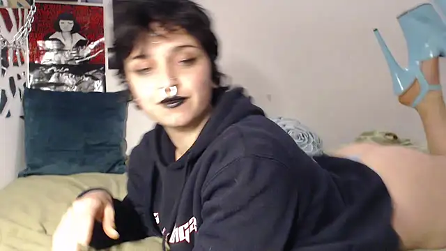 Snapshot of kinkyspirali chatting on December 16, 2025, 7:29 pm kinkyspirali online show from December 16, 2025, 7:29 pm