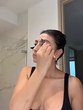 Gia Ferh online show from February 1, 2026, 6:06 pm