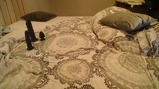 33  Max online show from February 1, 2026, 5:06 am