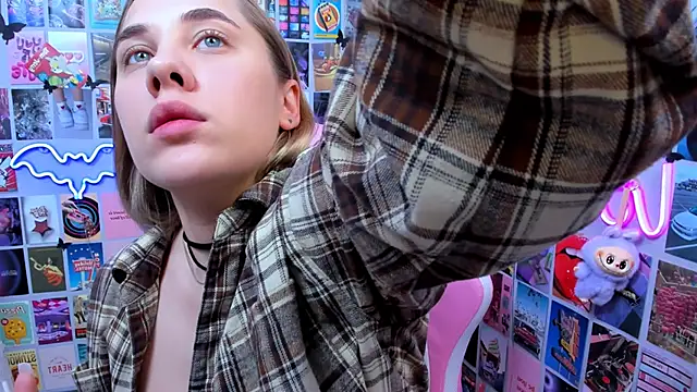 MiaMilas online show from October 20, 2025, 4:25 am