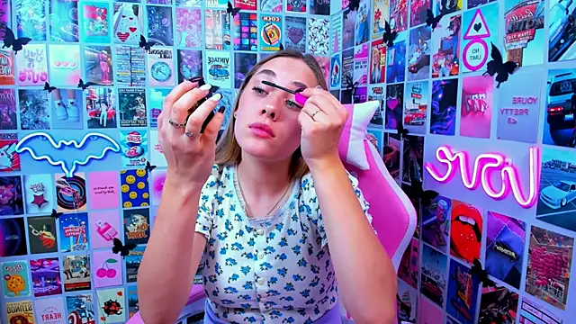 MiaMilas online show from October 2, 2025, 4:10 pm