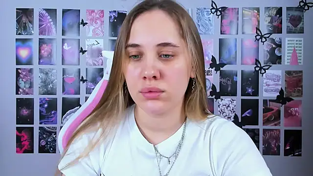 MiaMilas online show from February 12, 2025, 4:54 am