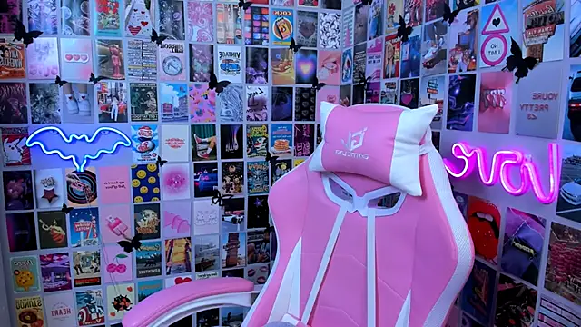 MiaMilas online show from October 16, 2025, 5:10 pm