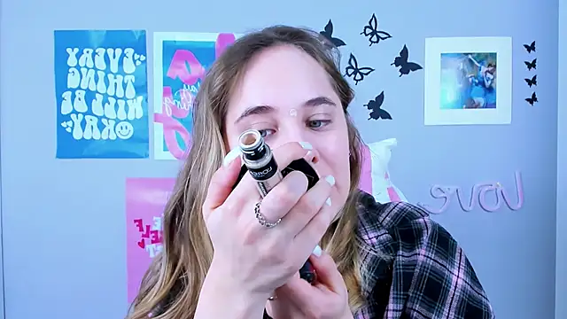 MiaMilas online show from February 4, 2025, 5:42 am