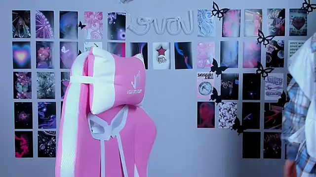 MiaMilas online show from February 13, 2025, 6:20 am