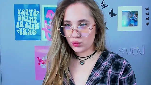 MiaMilas online show from February 4, 2025, 8:46 am