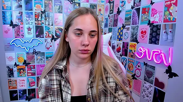 MiaMilas online show from September 9, 2025, 4:27 pm