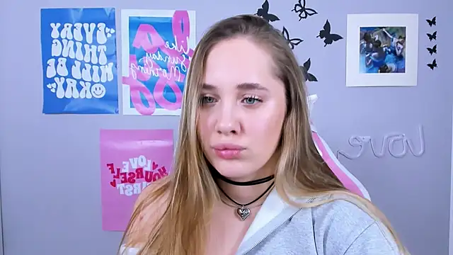 MiaMilas online show from January 20, 2025, 11:56 am