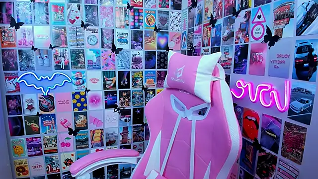 MiaMilas online show from October 3, 2025, 5:58 pm