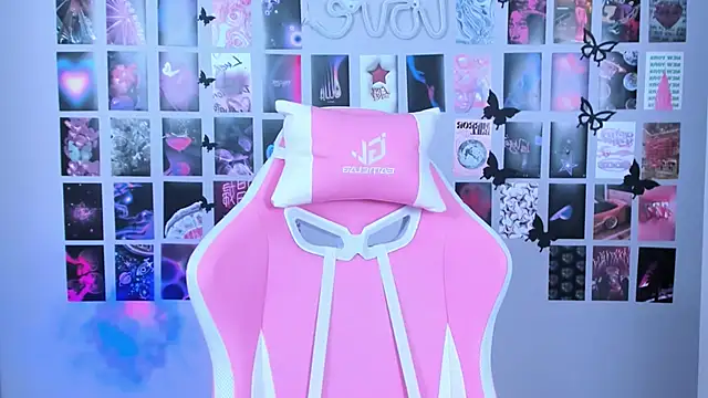 MiaMilas online show from March 3, 2025, 8:41 am