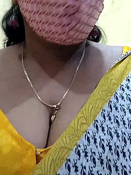 Snapshot of mallu-sumi chatting on March 9, 2025, 5:39 pm mallu-sumi online show from March 9, 2025, 5:39 pm