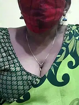 Snapshot of mallu-sumi chatting on March 17, 2025, 5:16 pm mallu-sumi online show from March 17, 2025, 5:16 pm