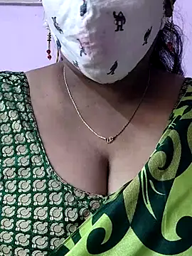 Snapshot of mallu-sumi chatting on November 17, 2025, 3:32 am mallu-sumi online show from November 17, 2025, 3:32 am