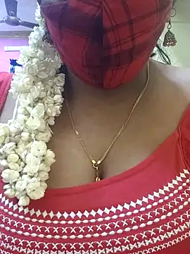 Snapshot of mallu-sumi chatting on March 16, 2025, 11:26 pm mallu-sumi online show from March 16, 2025, 11:26 pm