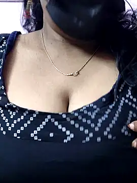 Snapshot of mallu-sumi chatting on November 9, 2025, 7:18 pm mallu-sumi online show from November 9, 2025, 7:18 pm