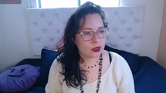 May Carlier online show from March 4, 2026, 7:43 pm