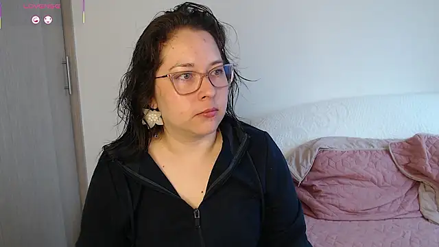 May Carlier online show from March 27, 2026, 12:39 pm