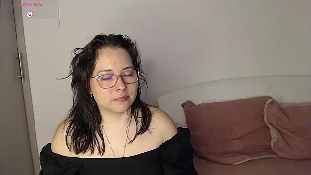 May Carlier online show from April 5, 2026, 3:02 am