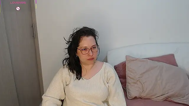 May Carlier online show from April 11, 2026, 2:52 am