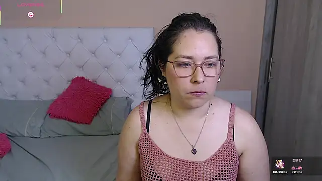 May Carlier online show from December 4, 2025, 3:05 am