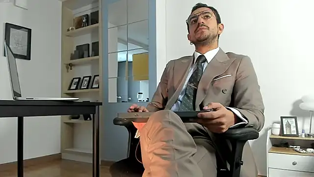 pablo-rincon95 online show from June 2, 2026, 3:34 pm