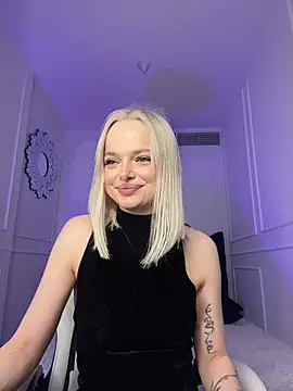Snapshot of horny_blondiee chatting on March 22, 2025, 11:32 am horny blondiee online show from March 22, 2025, 11:32 am