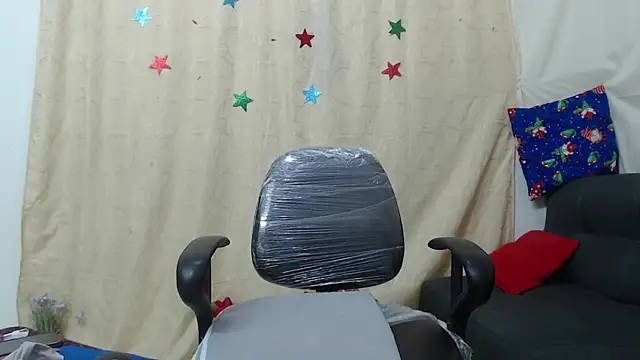 Snapshot of Aranza-Queen chatting on December 16, 2025, 3:05 pm Aranza-Queen online show from December 16, 2025, 3:05 pm