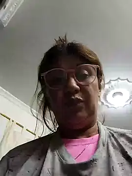 Snapshot of Aranza-Queen chatting on November 10, 2025, 8:47 pm Aranza-Queen online show from November 10, 2025, 8:47 pm