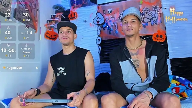 Snapshot of Friendsofeverything_ chatting on October 22, 2025, 12:43 am Friendsofeverything online show from October 22, 2025, 12:43 am