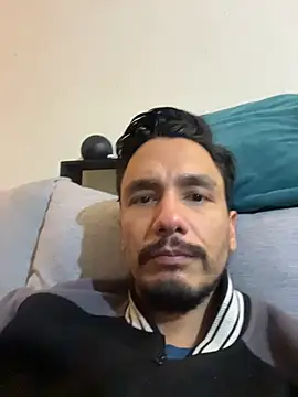 Snapshot of Ginessy chatting on December 19, 2025, 8:06 am Ginessy online show from December 19, 2025, 8:06 am