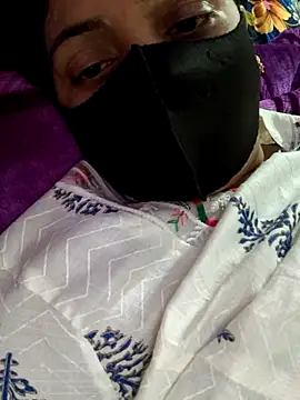 Snapshot of PeaCoooock chatting on November 5, 2025, 5:38 pm PeaCoooock online show from November 5, 2025, 5:38 pm